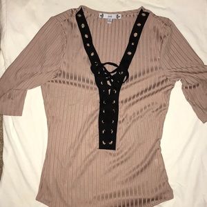 Juniors Taupe Lace-Up Tee